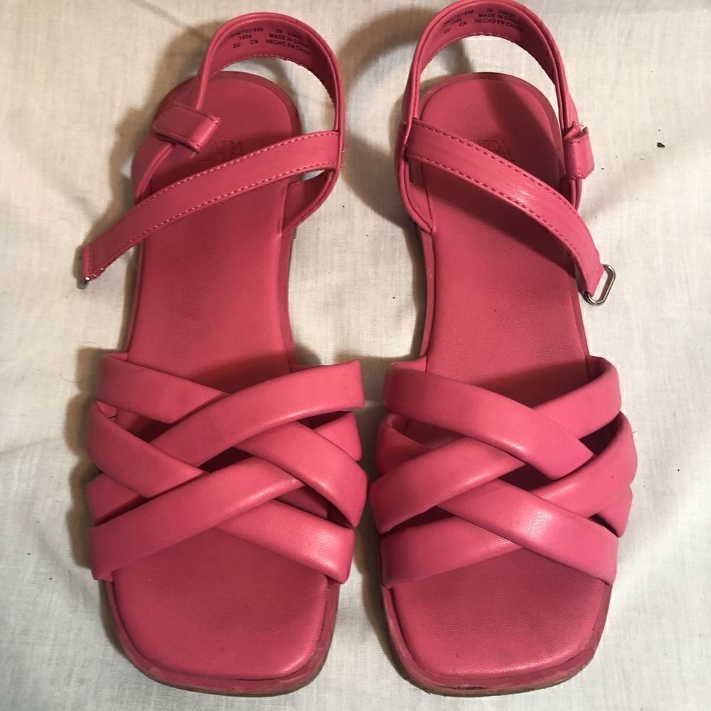 Zara Cross Strap Faux Leather Pink Sandals. Size 8.